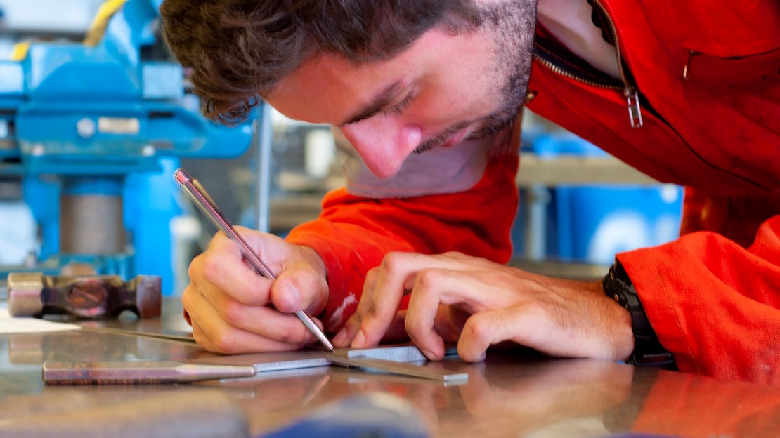 Na drie maanden is het wel weer even inkomen, dus beginnen studenten met eenvoudige opdrachtjes.