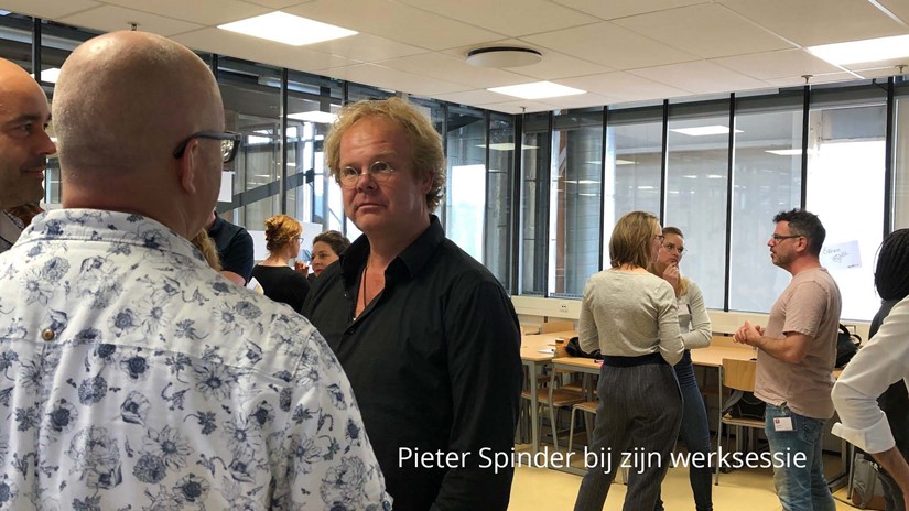 Pieter Spinder van Knowmads bij zijn werksessie