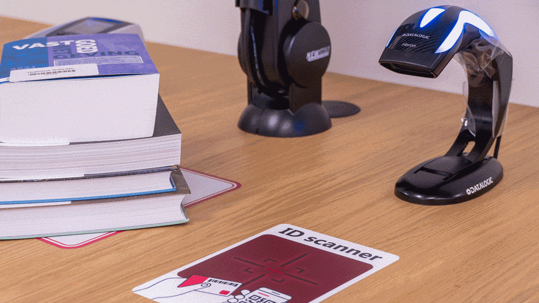 Stap 3: Identificeer jezelf met je pas of de hogeschool app.