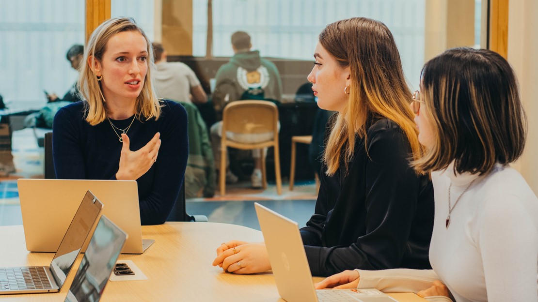 Personal guidance by coaches