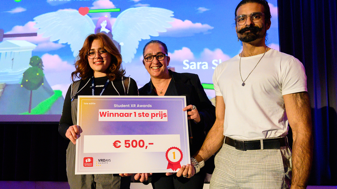 Sara Shaban (links), foto Hans Tak.