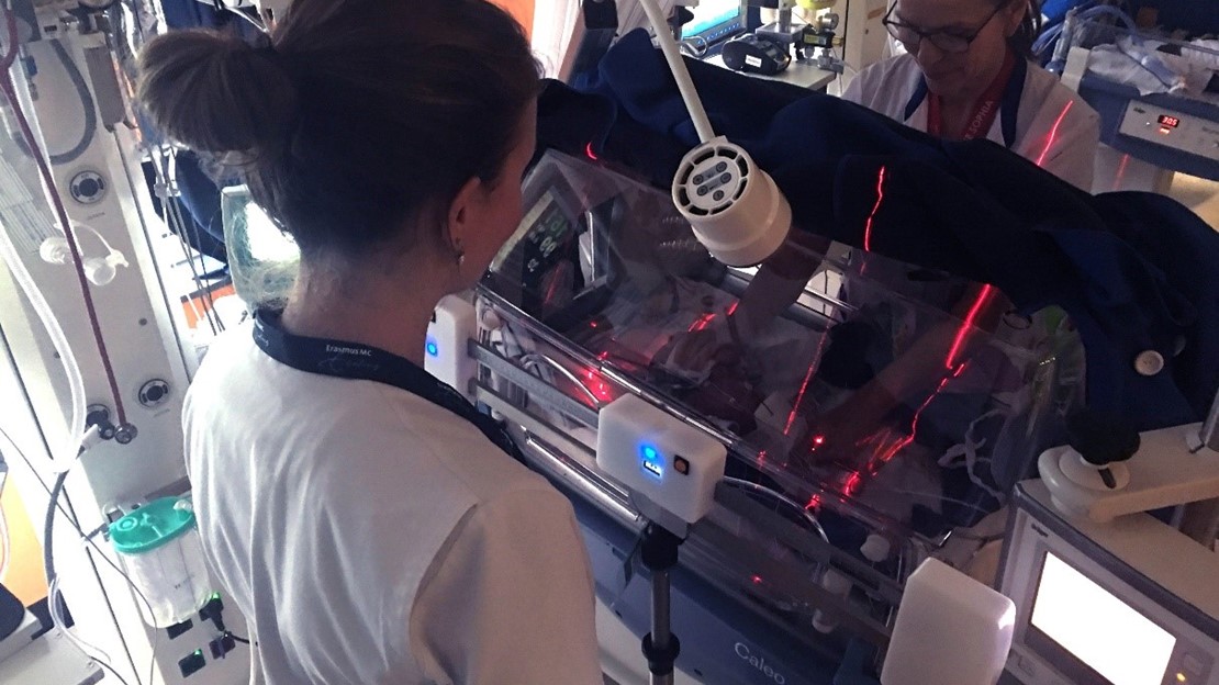 Manufactured baby length measuring instrument for clinical use, in use at NICU Erasmus MC-Sophia. (September 2018)
